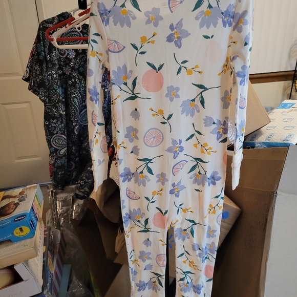 Old Navy Girls 2-way-zip Pajama One Piece - Picture 5 of 5